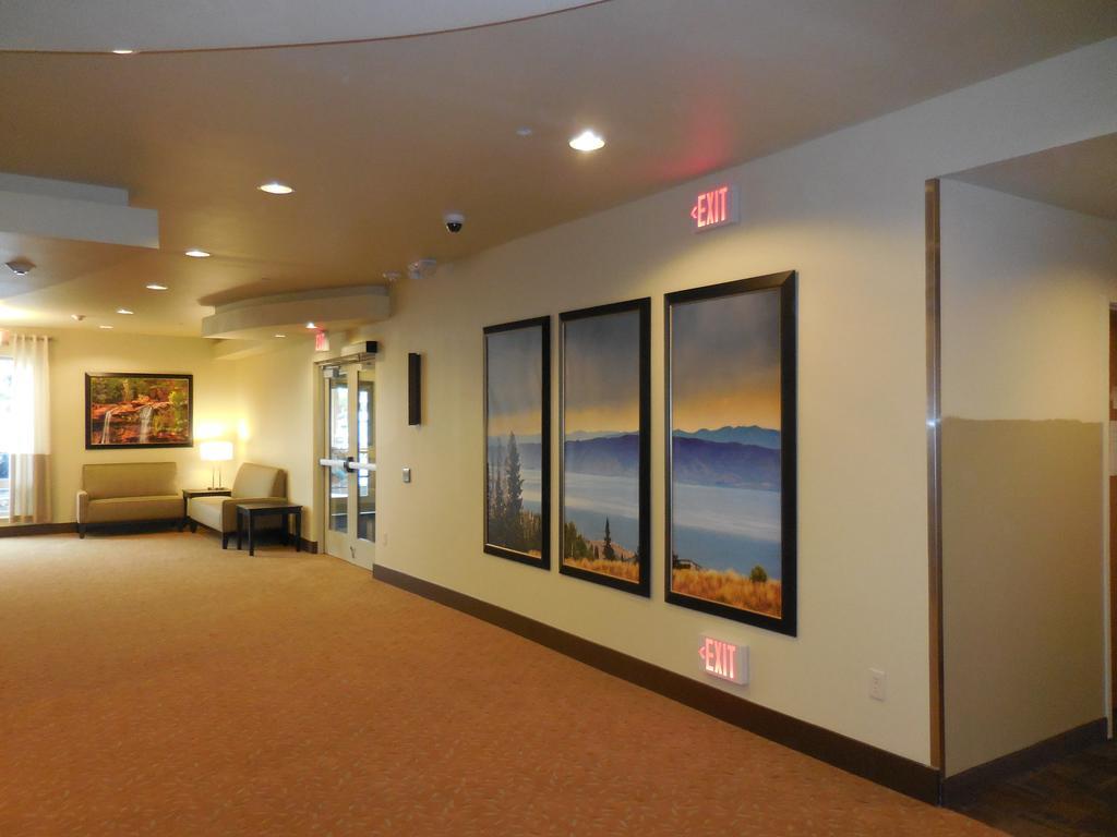 Ledgestone Hotel ヴァーナル エクステリア 写真