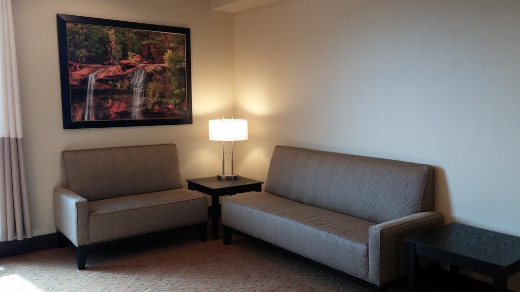 Ledgestone Hotel ヴァーナル エクステリア 写真
