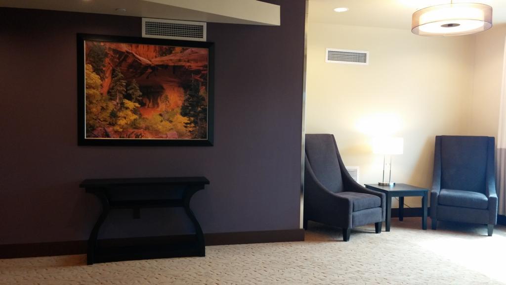 Ledgestone Hotel ヴァーナル エクステリア 写真