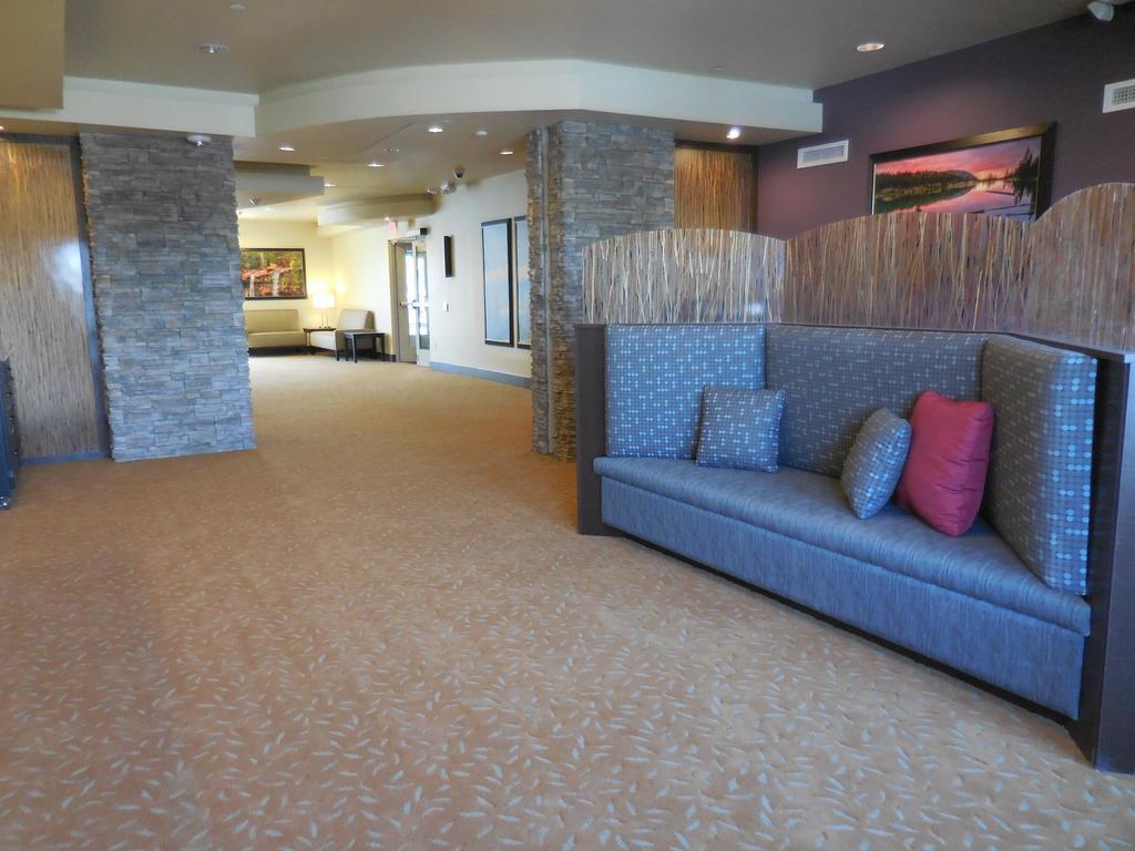 Ledgestone Hotel ヴァーナル エクステリア 写真