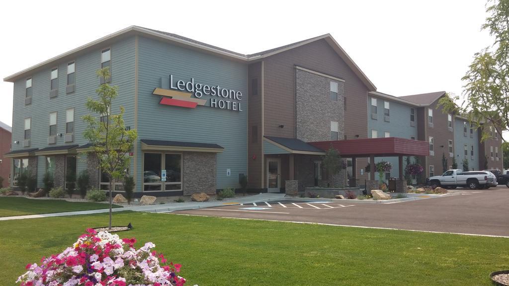 Ledgestone Hotel ヴァーナル エクステリア 写真