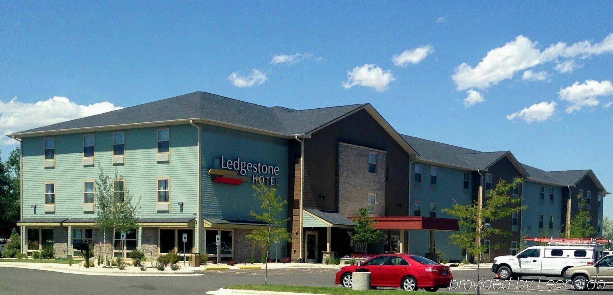 Ledgestone Hotel ヴァーナル エクステリア 写真