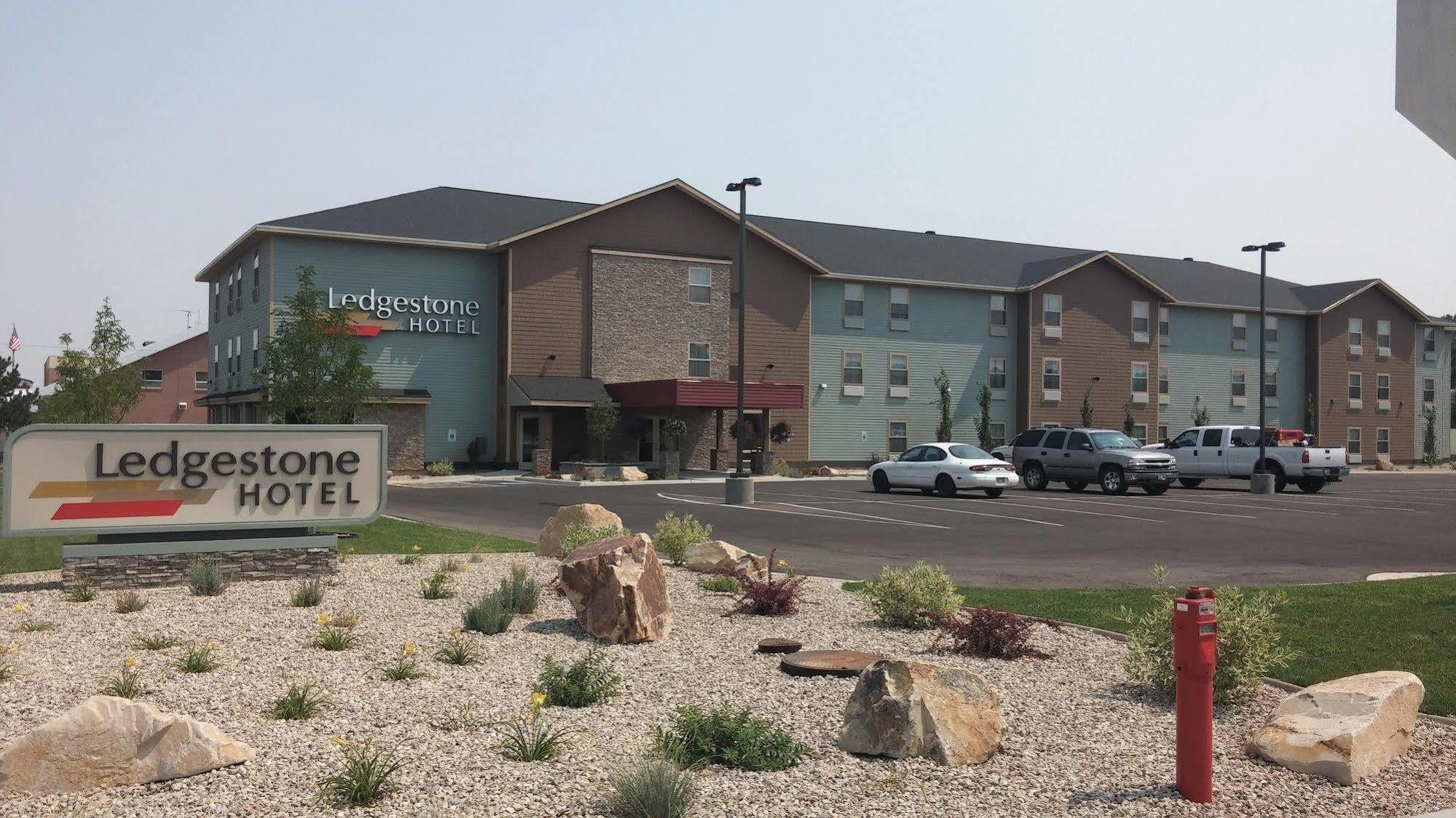 Ledgestone Hotel ヴァーナル エクステリア 写真