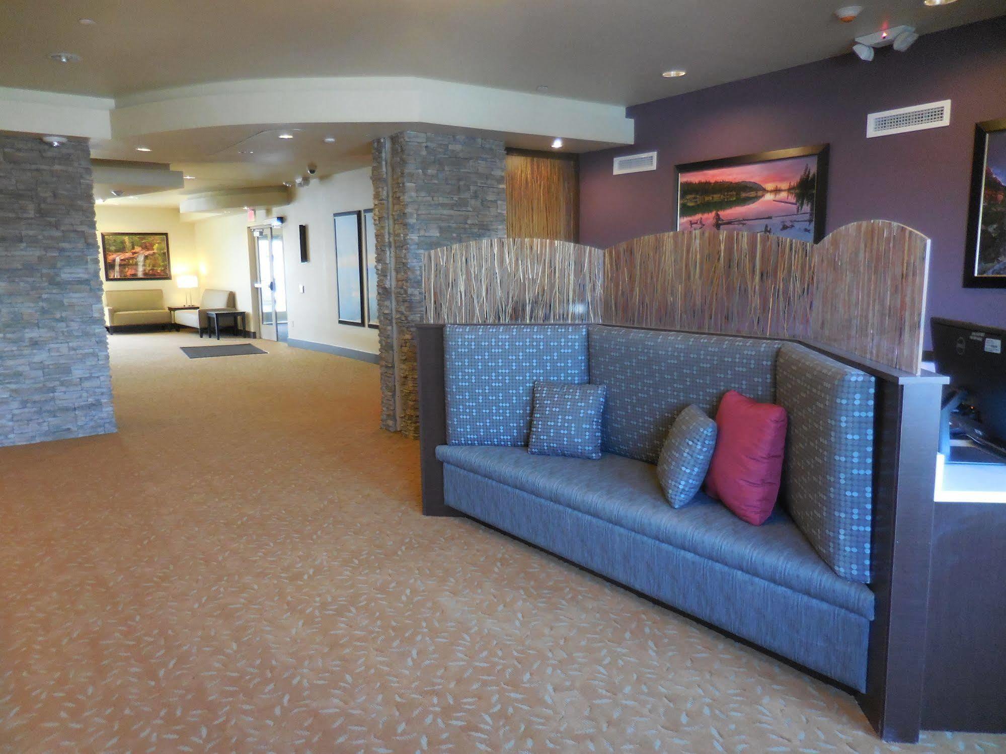 Ledgestone Hotel ヴァーナル エクステリア 写真