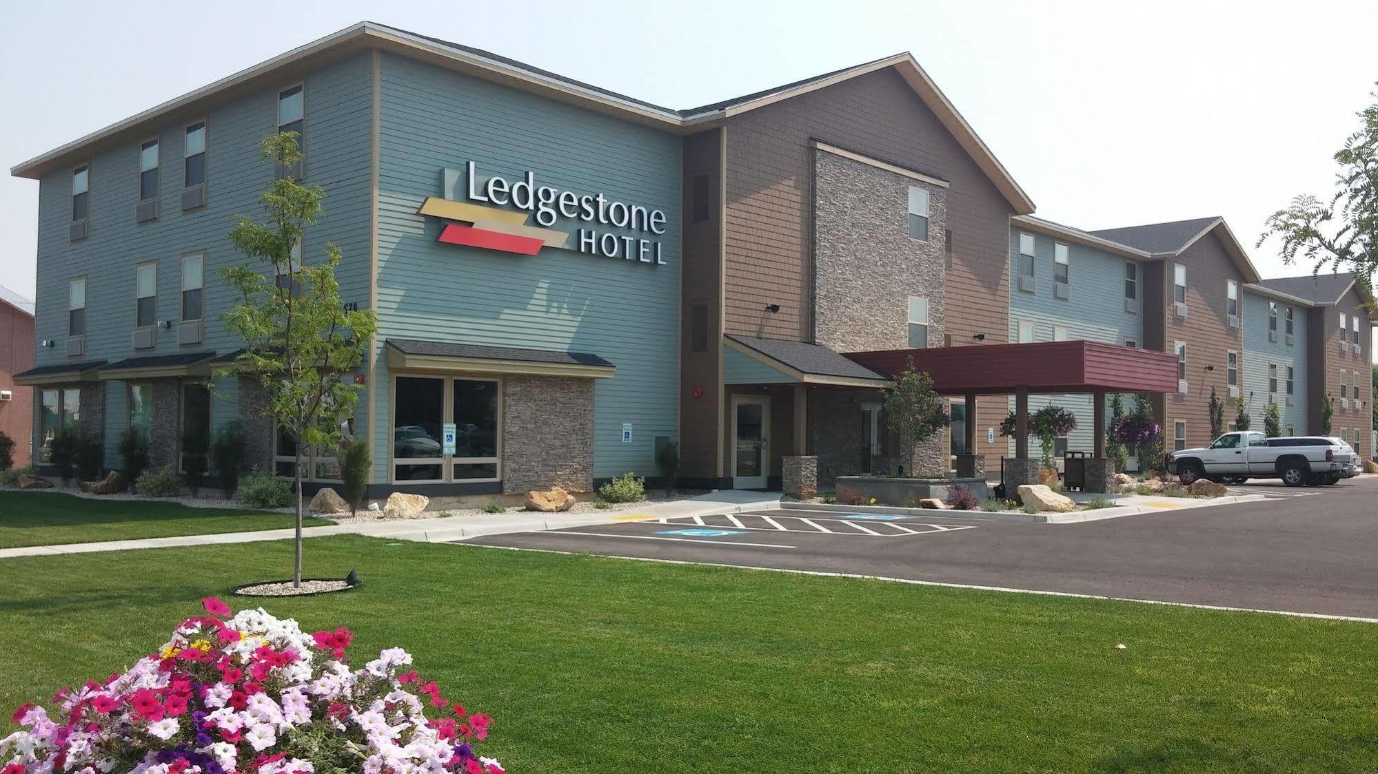 Ledgestone Hotel ヴァーナル エクステリア 写真