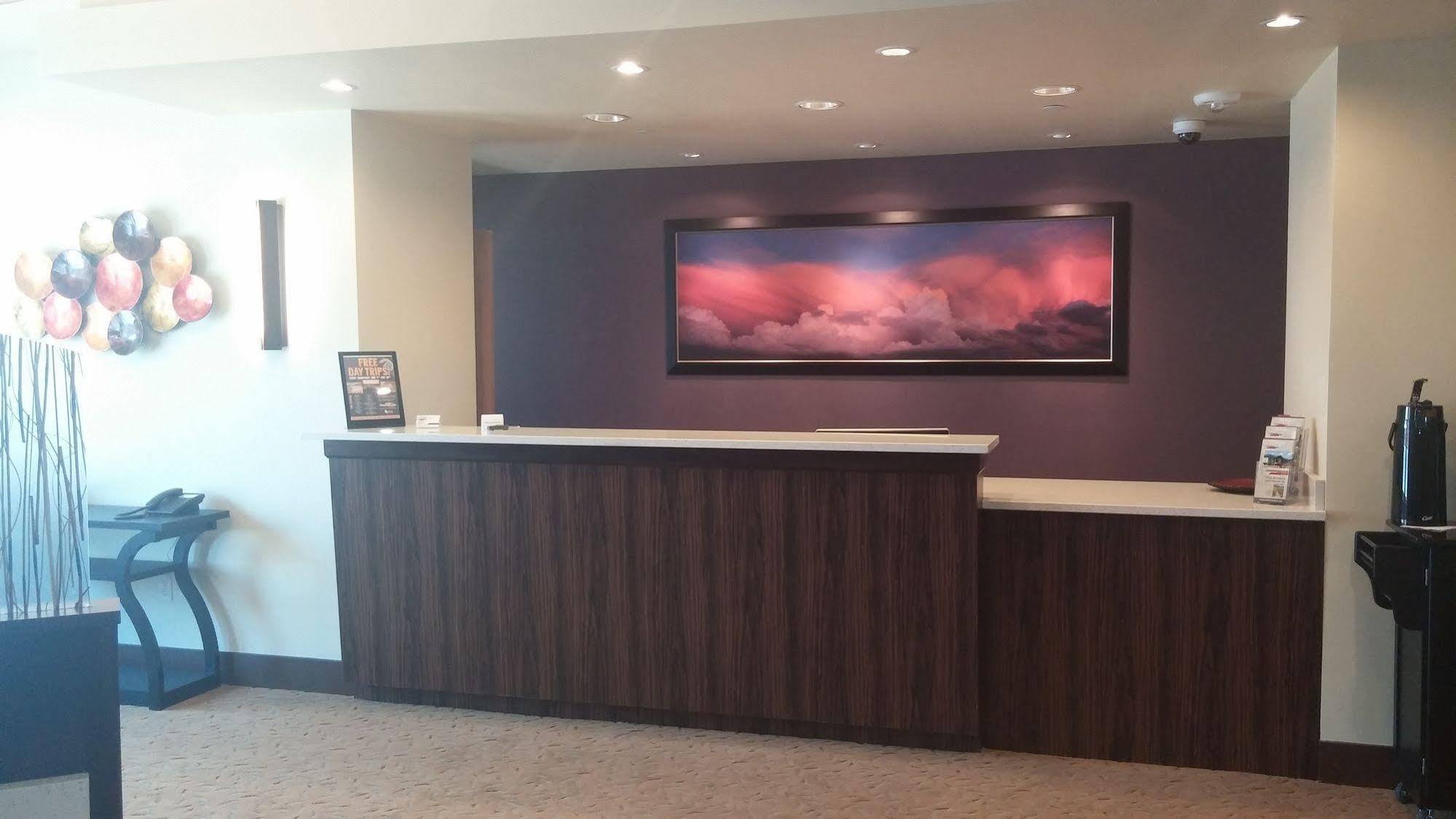 Ledgestone Hotel ヴァーナル エクステリア 写真