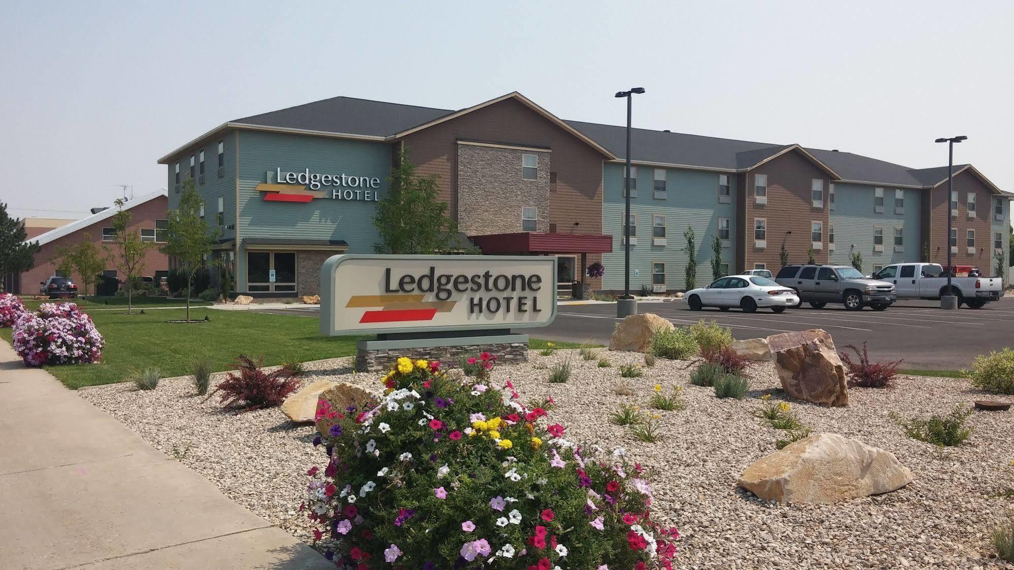 Ledgestone Hotel ヴァーナル エクステリア 写真